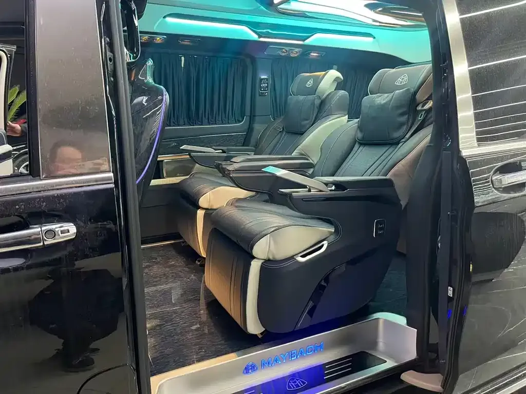 Mercedes-Benz V-Class 2023 из CN, фото 6