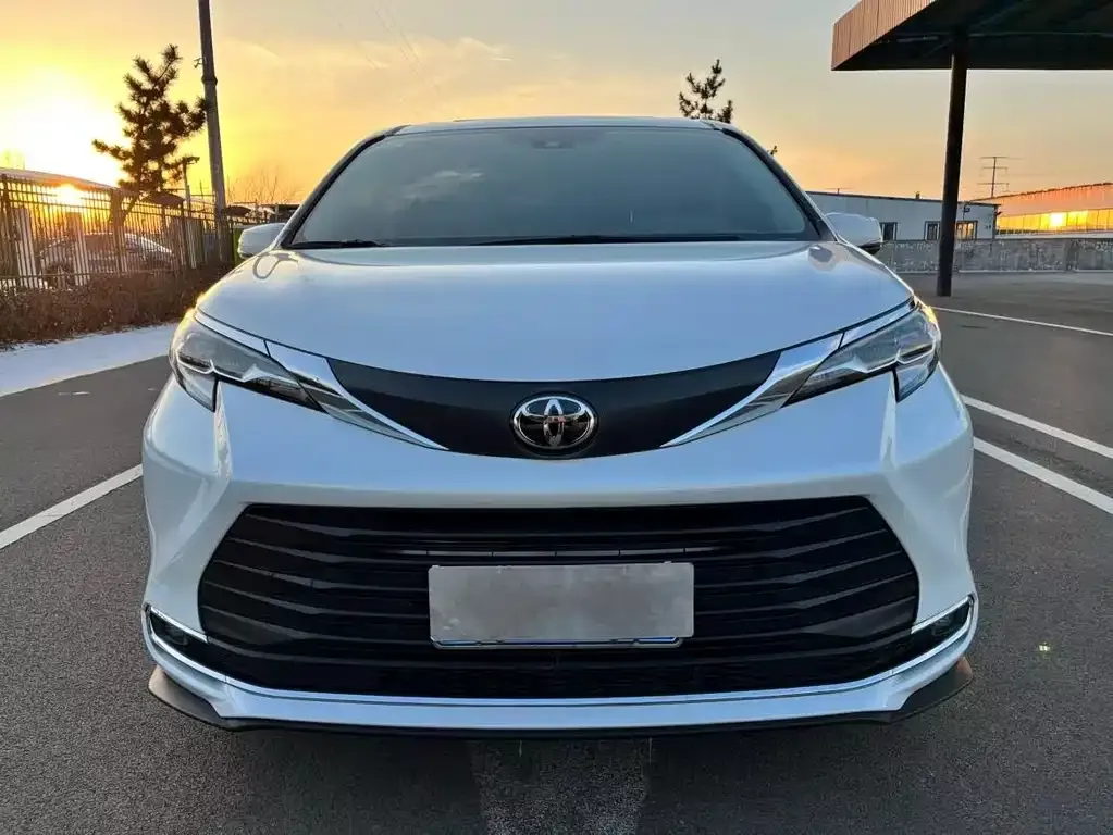Toyota Sienna 2025 из CN, фото 5