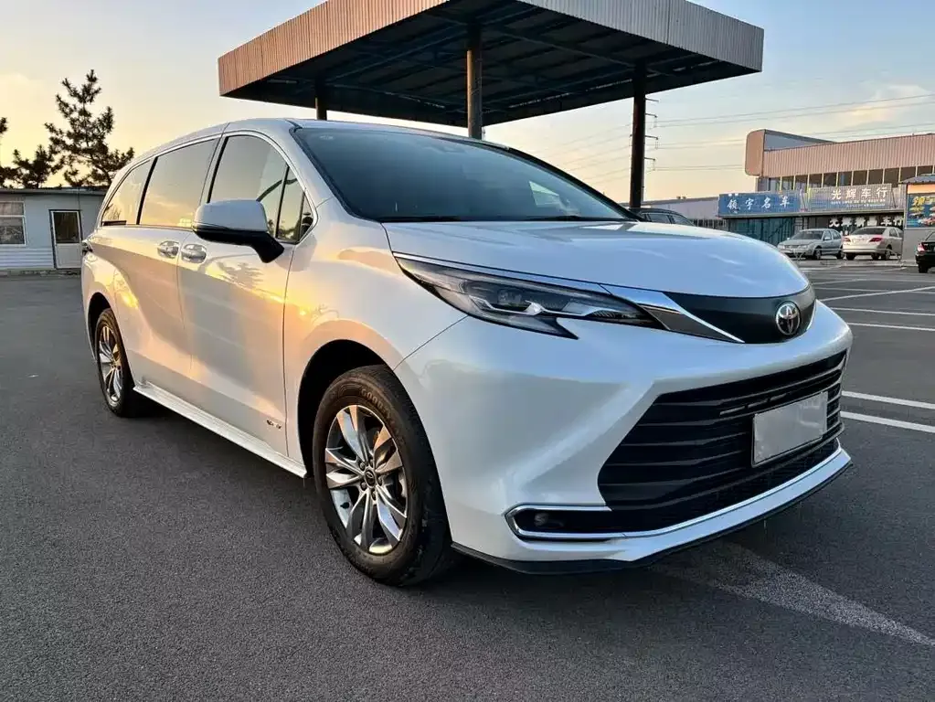 Toyota Sienna 2025 из CN, фото 9
