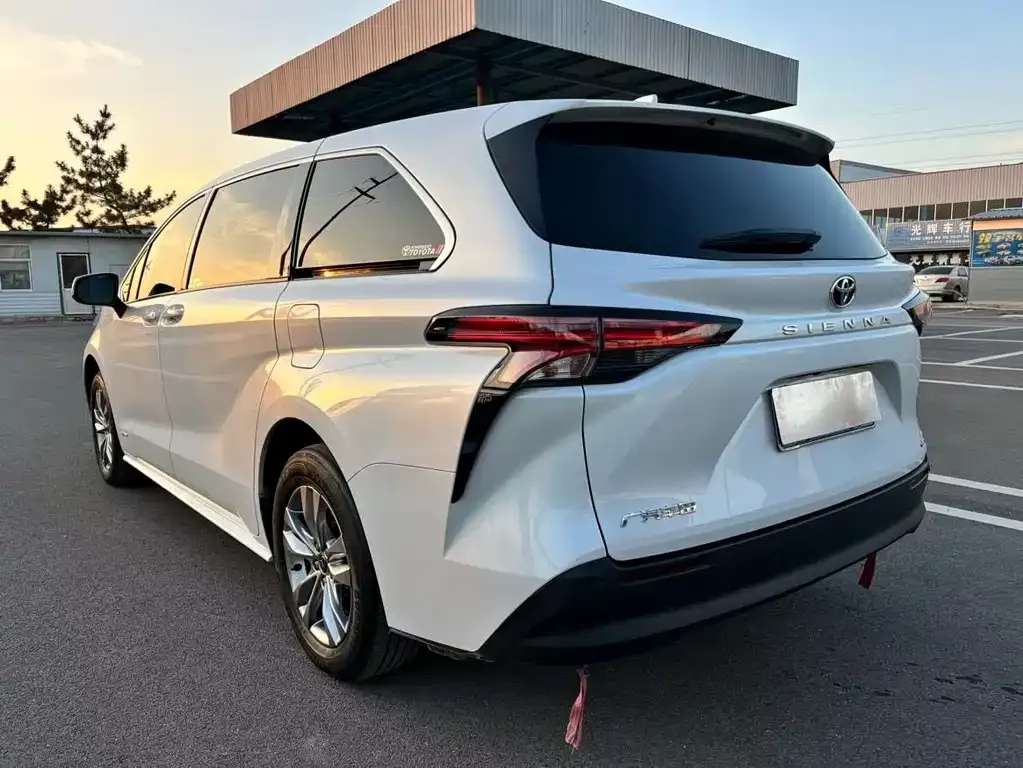 Toyota Sienna 2025 из CN, фото 8