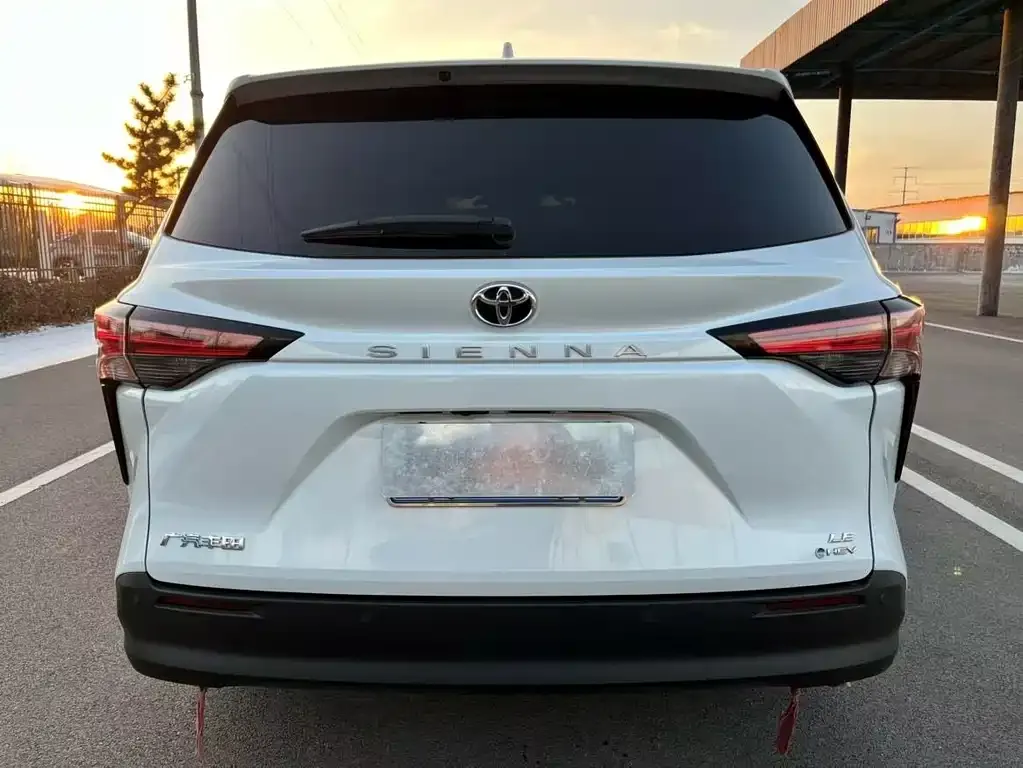 Toyota Sienna 2025 из CN, фото 3