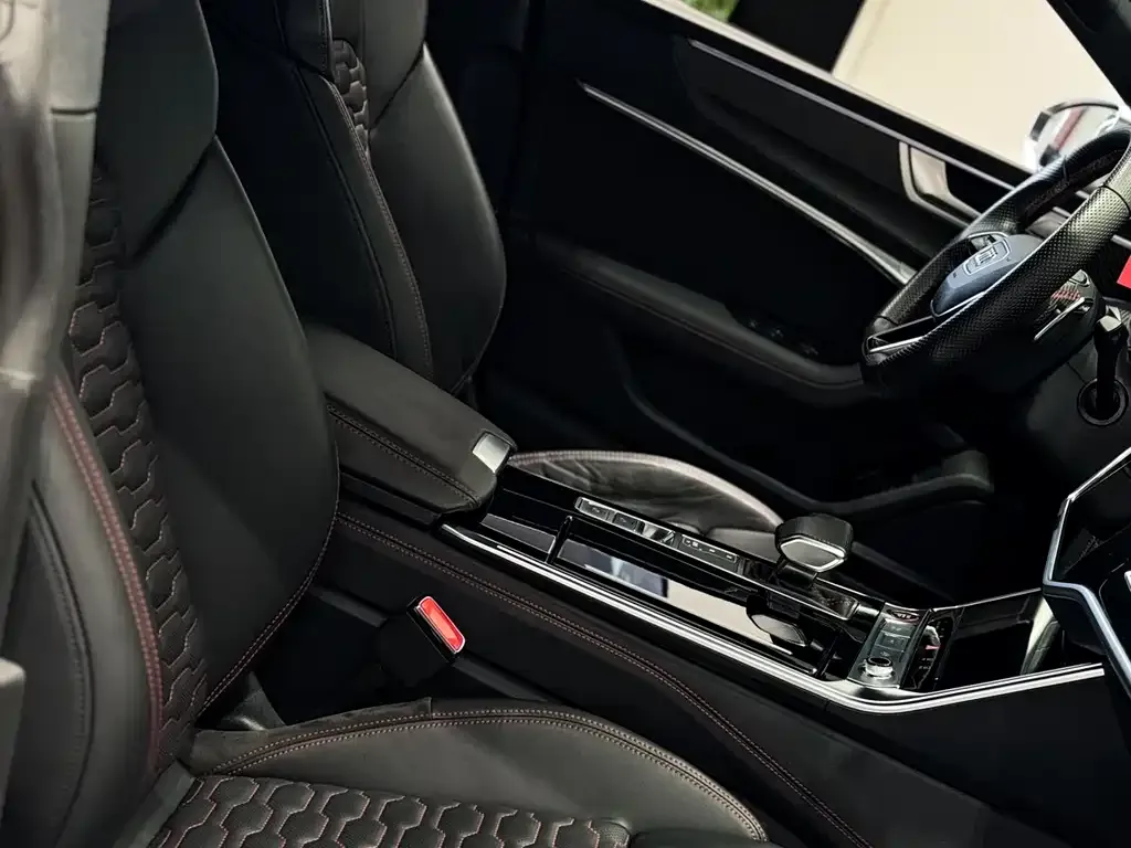 Audi RS 7 2021 из CN, фото 10