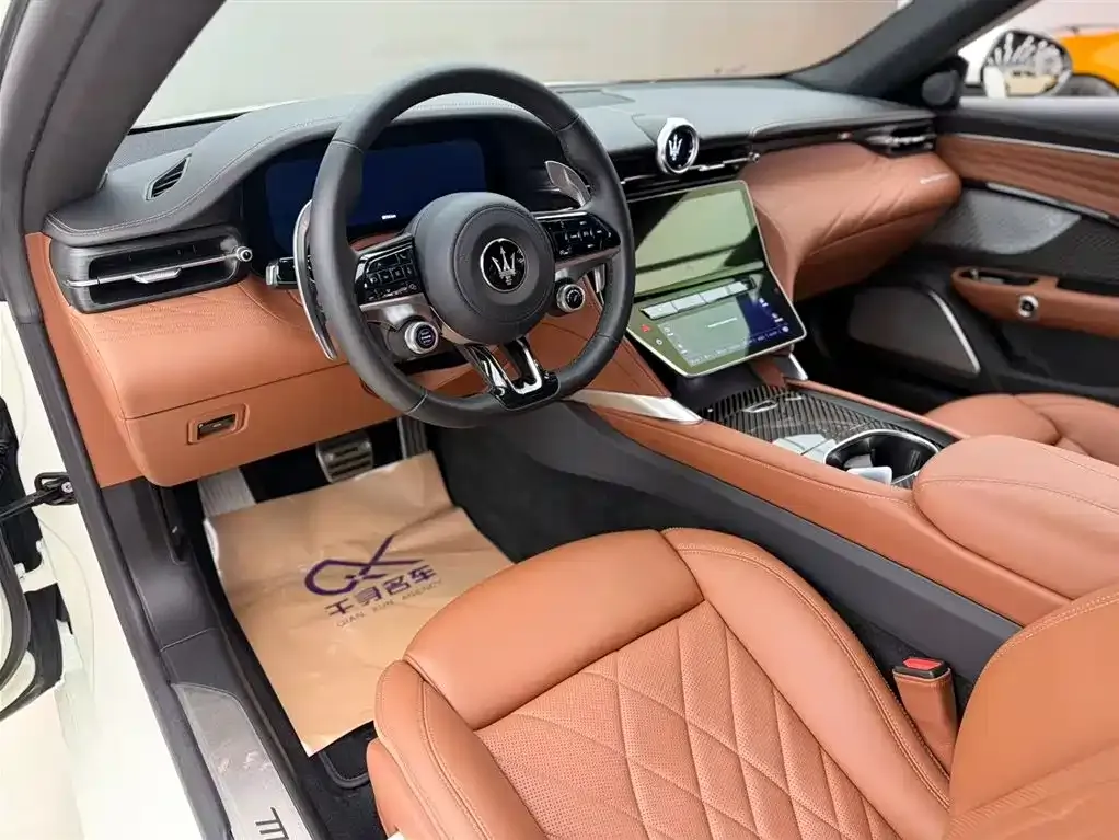 Maserati GranTurismo — фото 9