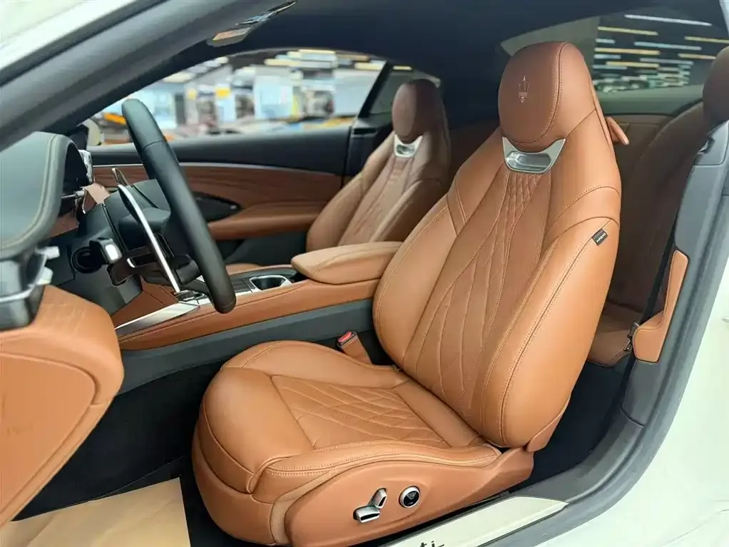 Maserati GranTurismo — фото 7
