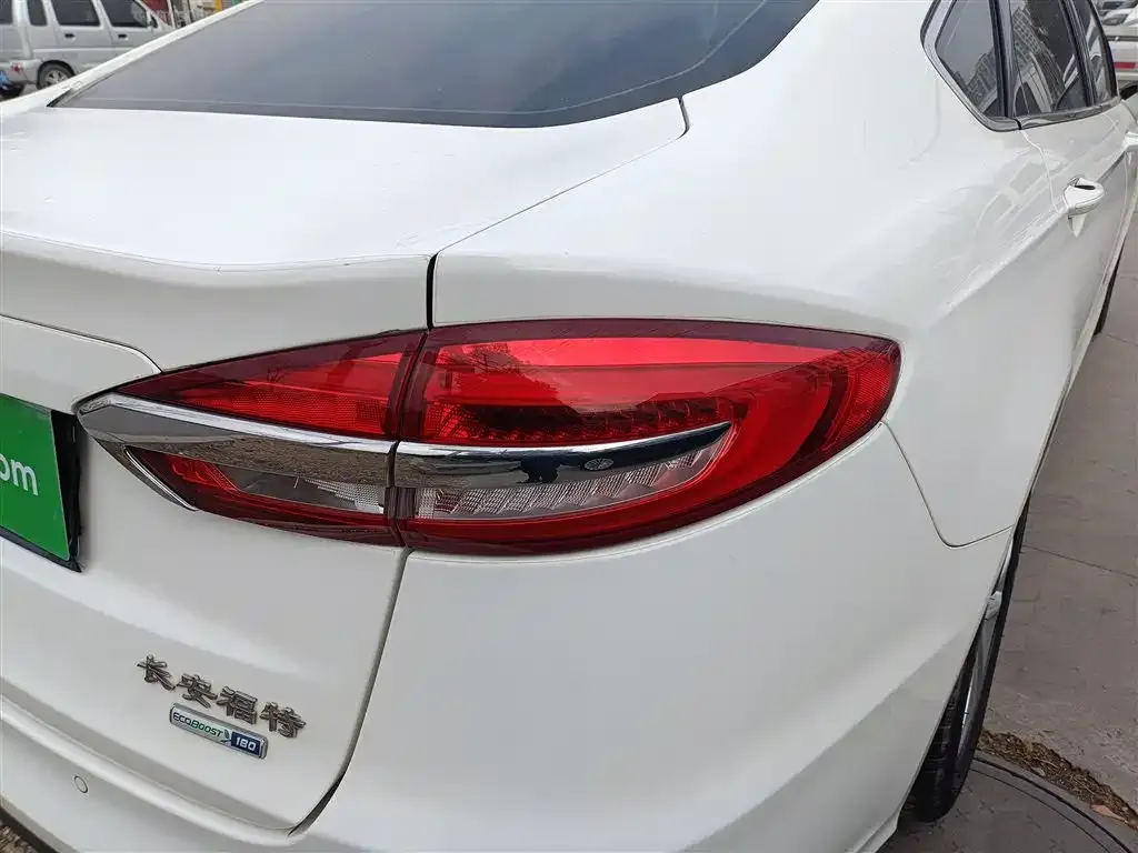 Ford Mondeo 2022 из CN, фото 3