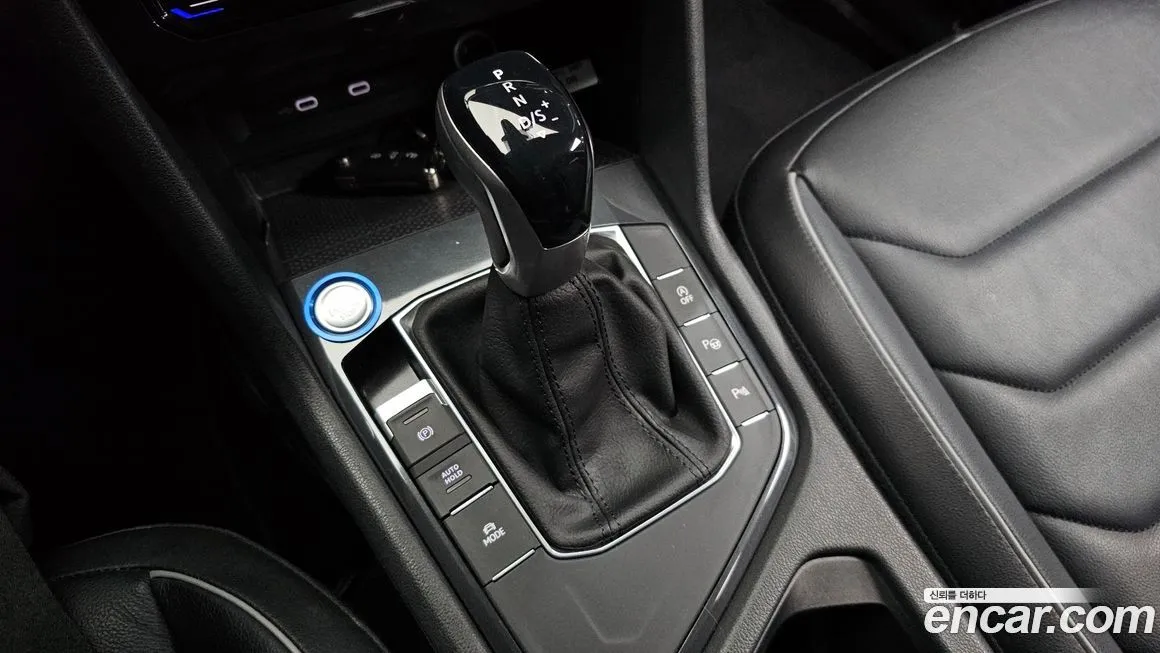 Volkswagen Tiguan — фото 8
