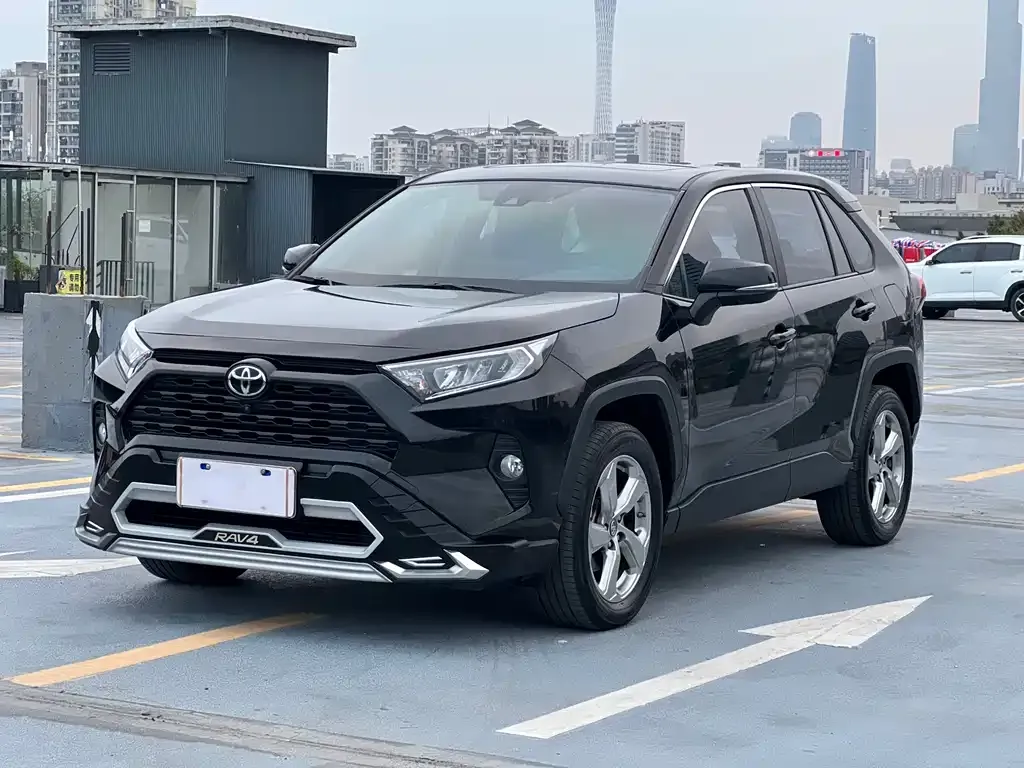 Toyota RAV4 2021 из CN, фото 1