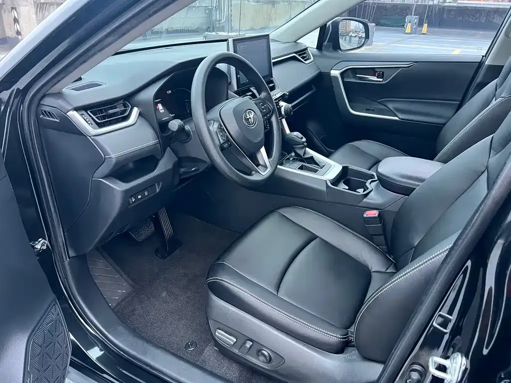 Toyota RAV4 2021 из CN, фото 8