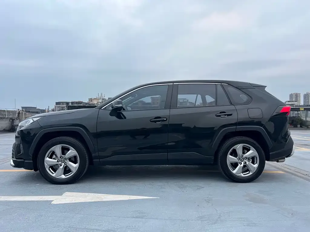 Toyota RAV4 2021 из CN, фото 3