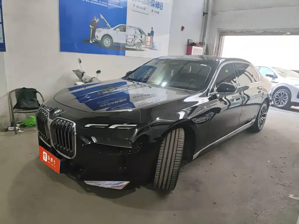 BMW 7 Series 2023 из CN, фото 1