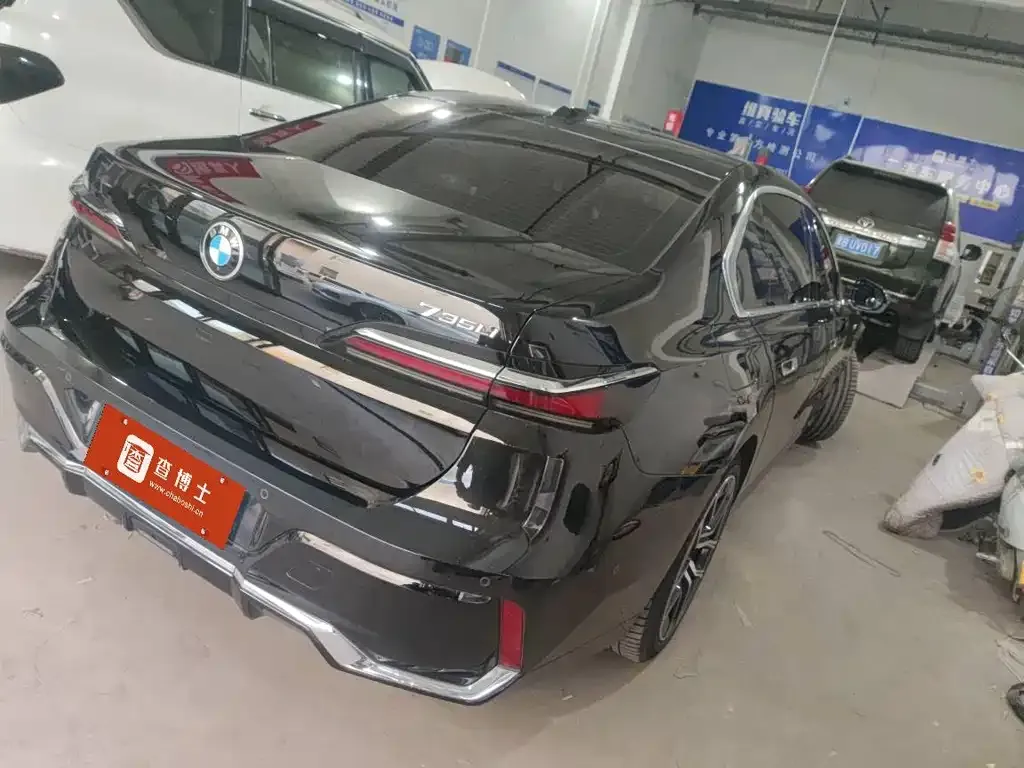 BMW 7 Series 2023 из CN, фото 4