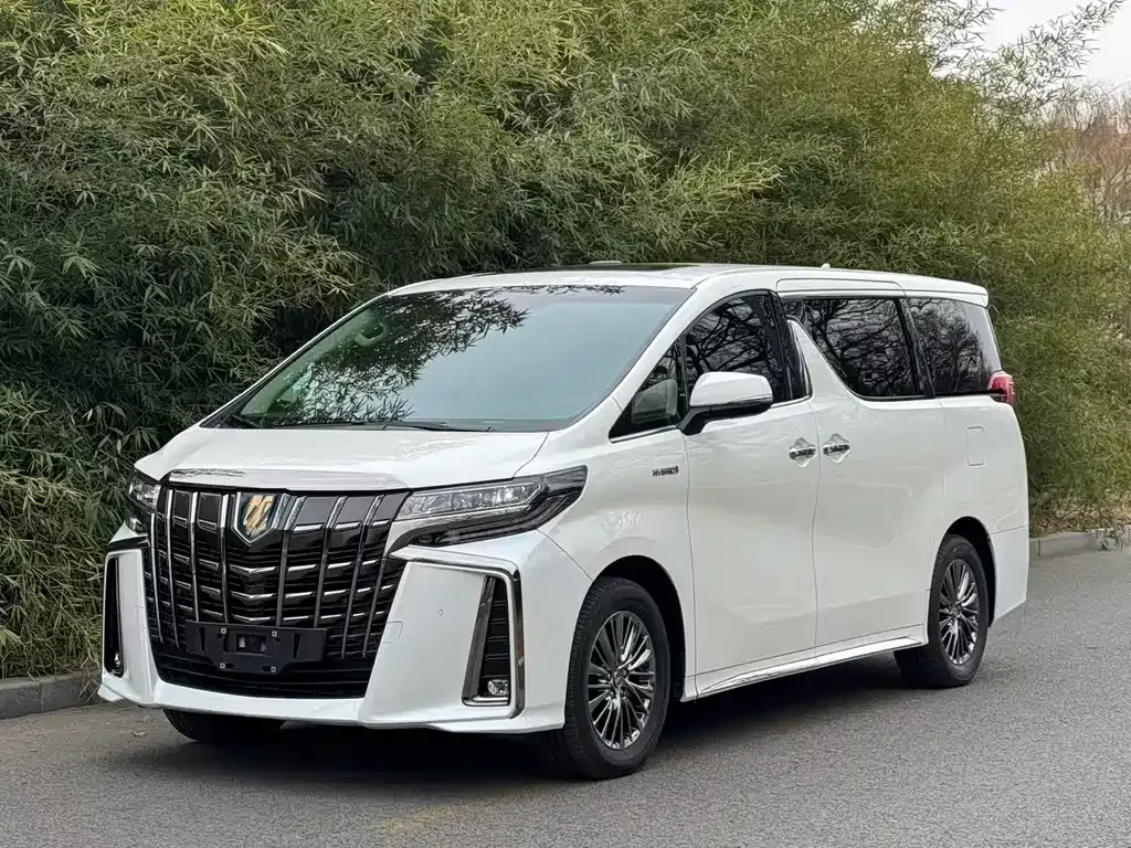 Toyota Alphard 2023 из CN, фото 1