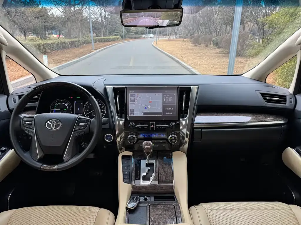 Toyota Alphard 2023 из CN, фото 9