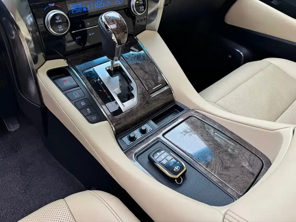 Toyota Alphard 2023 из CN, фото 8