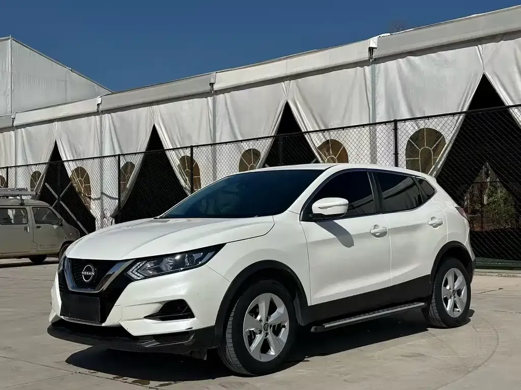 Nissan Qashqai — фото 1