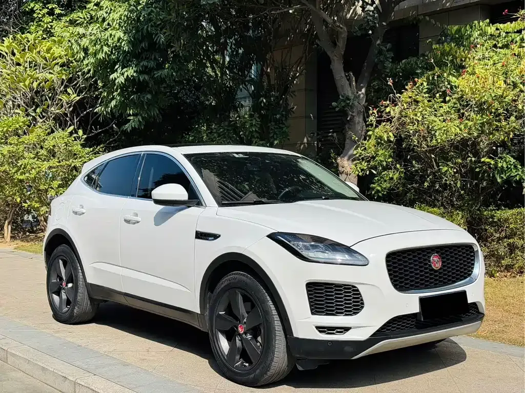 Jaguar E-PACE — фото 5