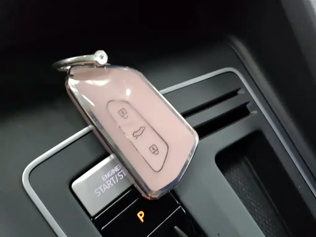 Volkswagen Golf 2023 из CN, фото 8
