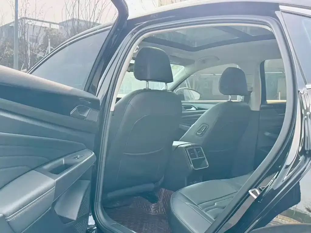 Volkswagen Passat 2021 из CN, фото 6