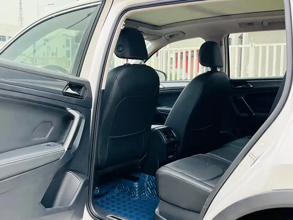 Volkswagen Tiguan L 2021 из CN, фото 3