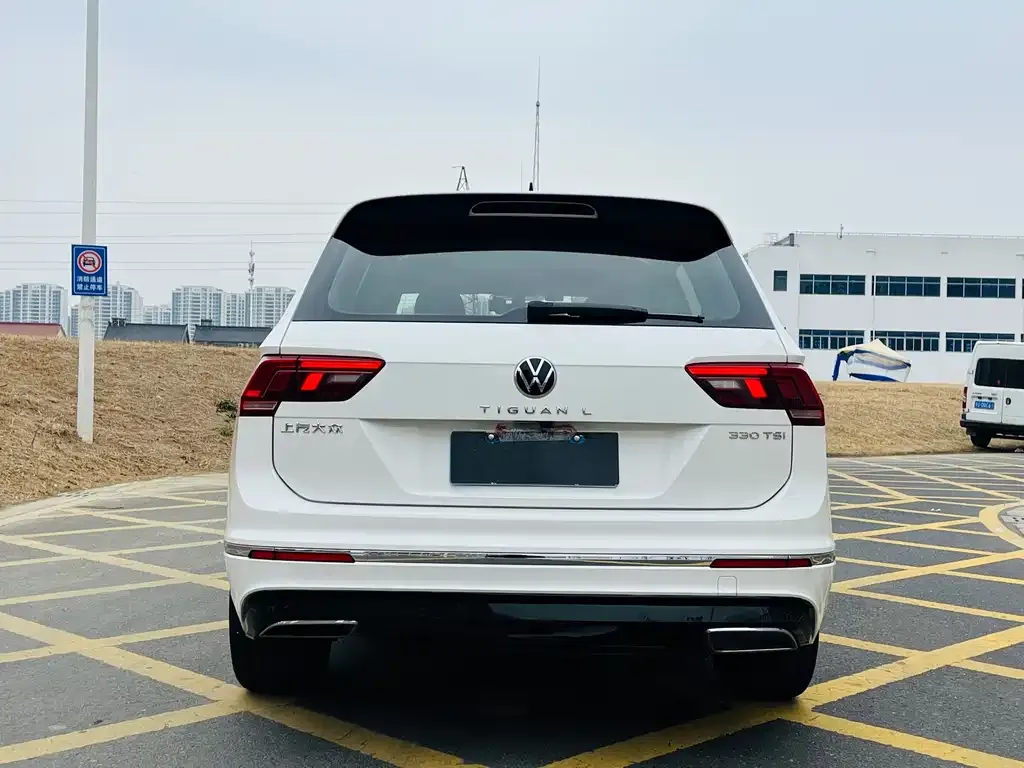 Volkswagen Tiguan L 2021 из CN, фото 2