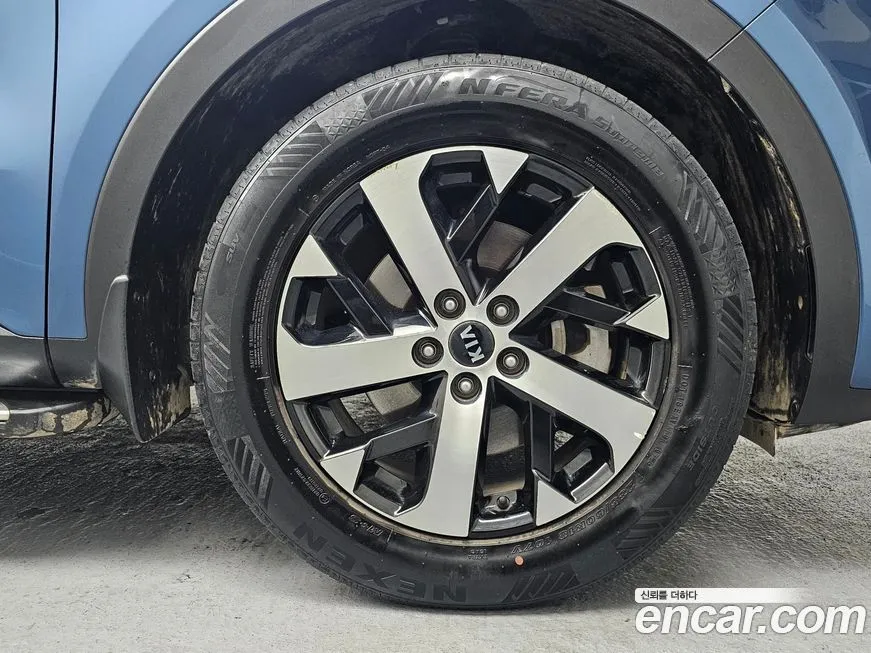 Kia Sorento — фото 9