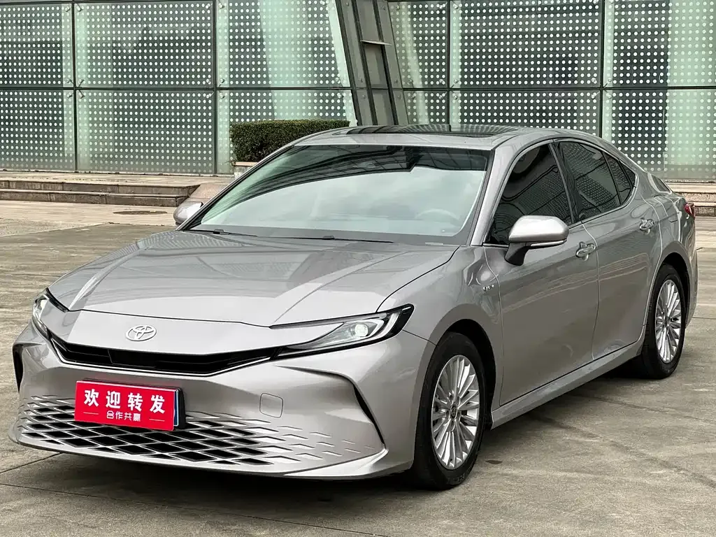 Toyota Camry 2024 из CN, фото 1