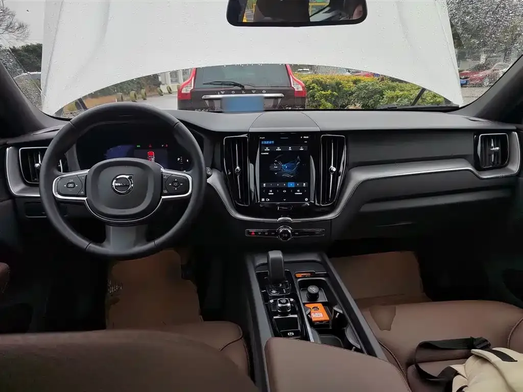 Volvo XC60 2025 из CN, фото 10
