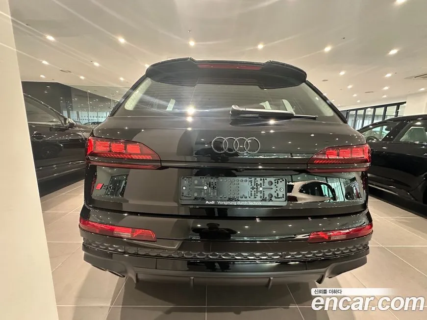 Audi SQ7 2026 из KR, фото 4