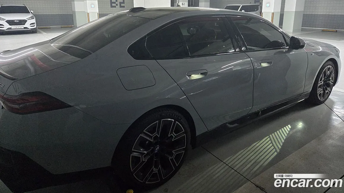 BMW 5-Series 2024 из KR, фото 3