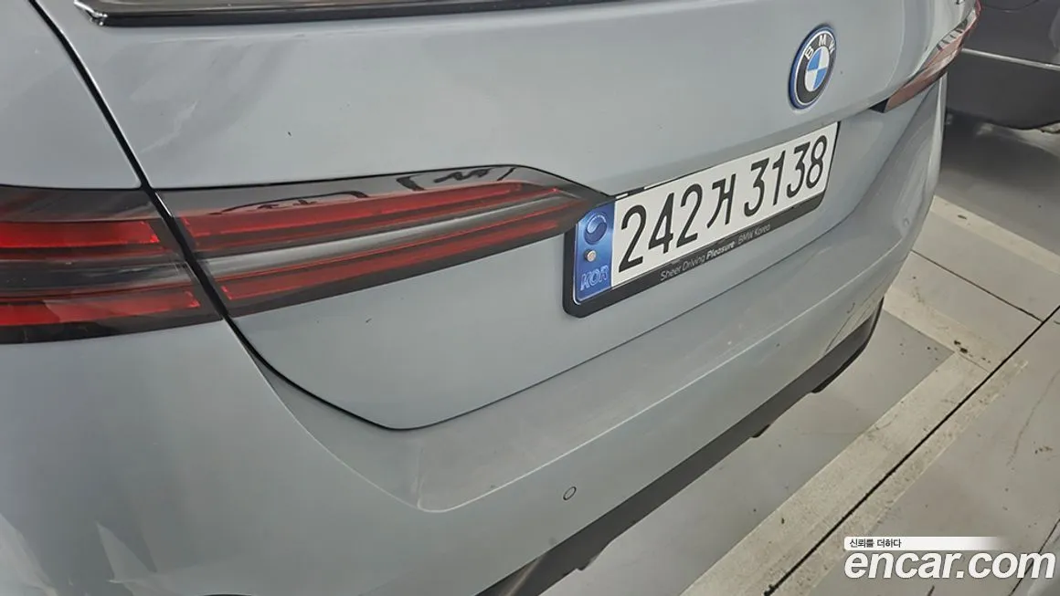 BMW 5-Series 2024 из KR, фото 4
