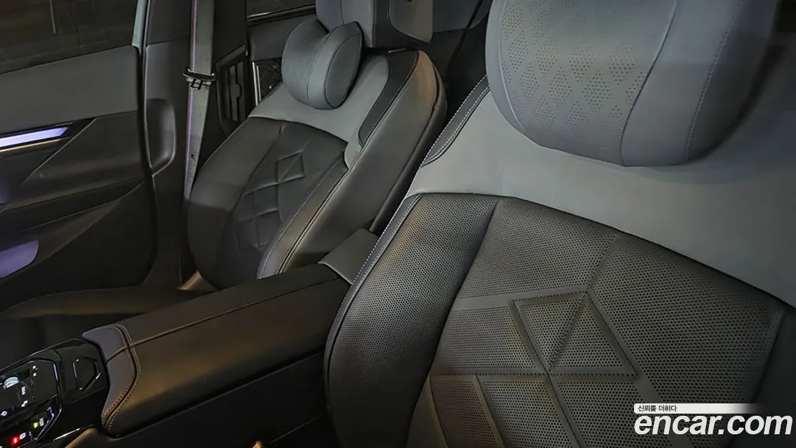 BMW 5-Series 2024 из KR, фото 2