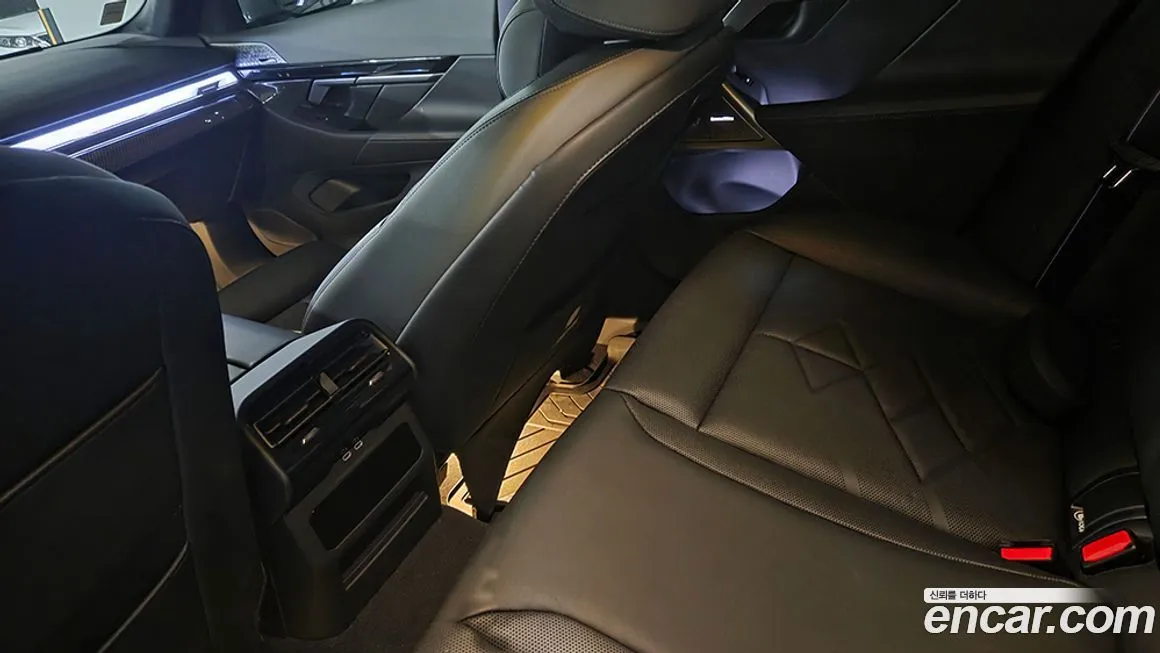 BMW 5-Series 2024 из KR, фото 8