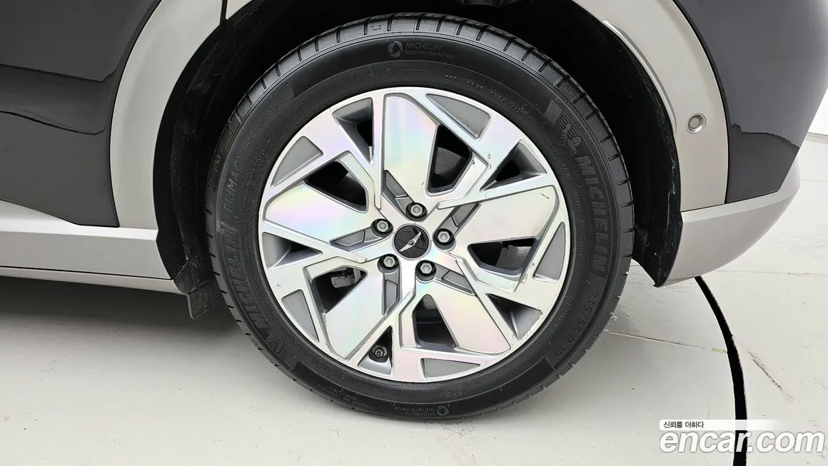 Genesis GV60 — фото 10