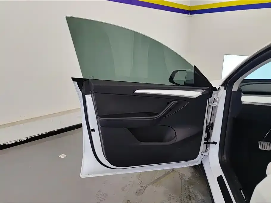 Tesla Model Y 2024 из CN, фото 5