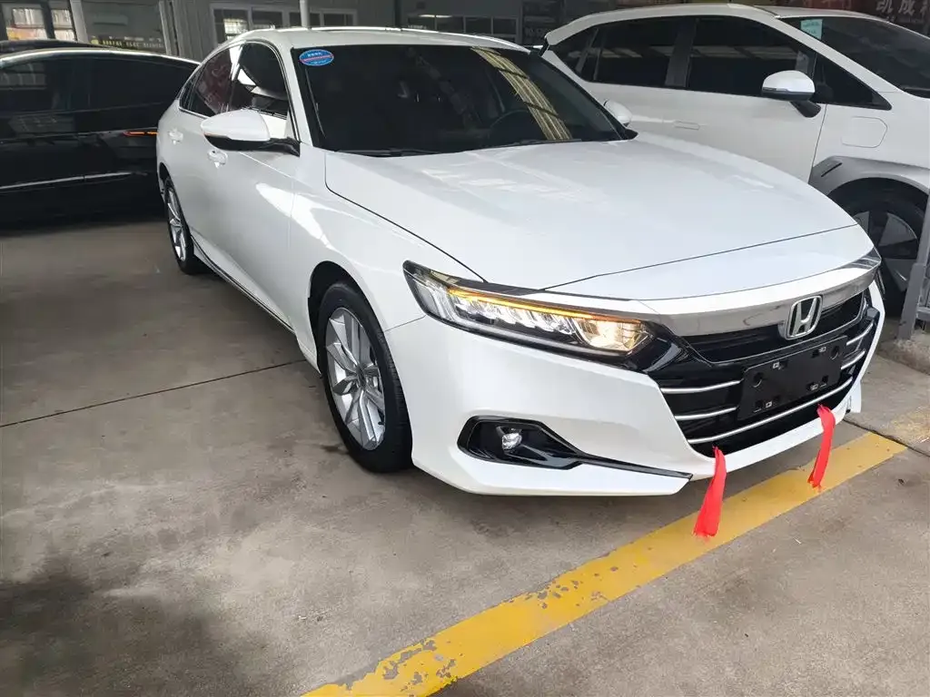 Honda Accord — фото 10