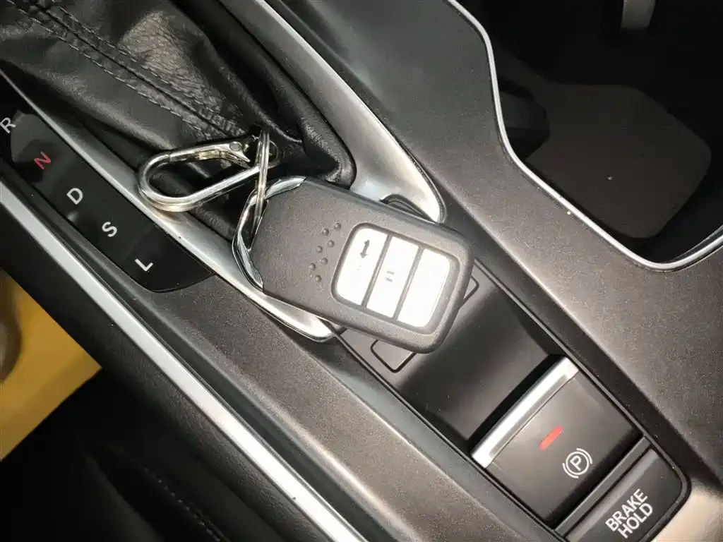 Honda Accord — фото 9