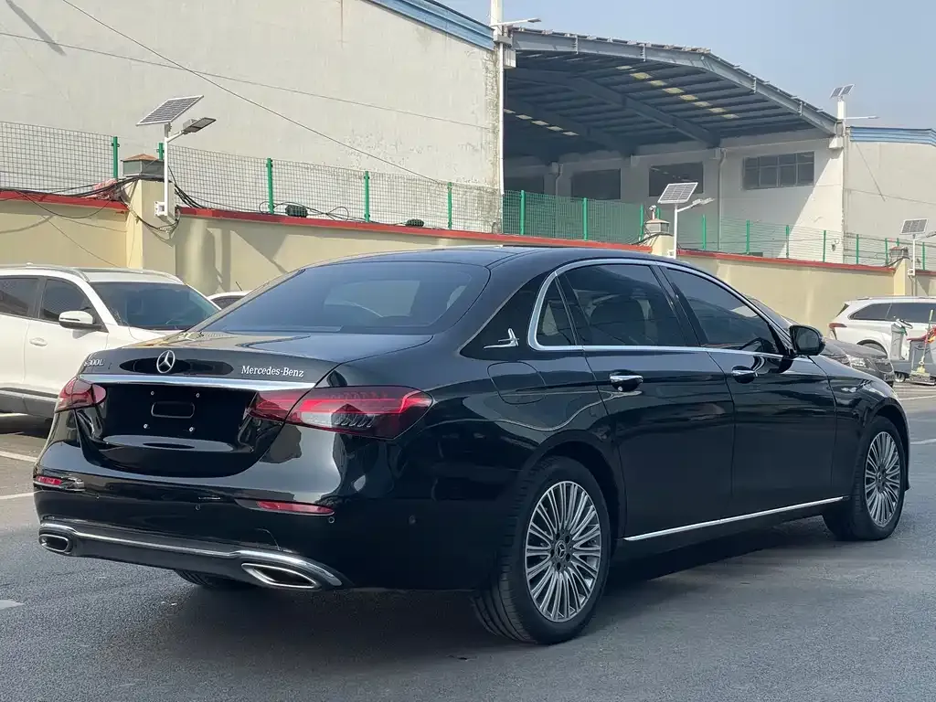 Mercedes-Benz E-Class 2022 из CN, фото 4