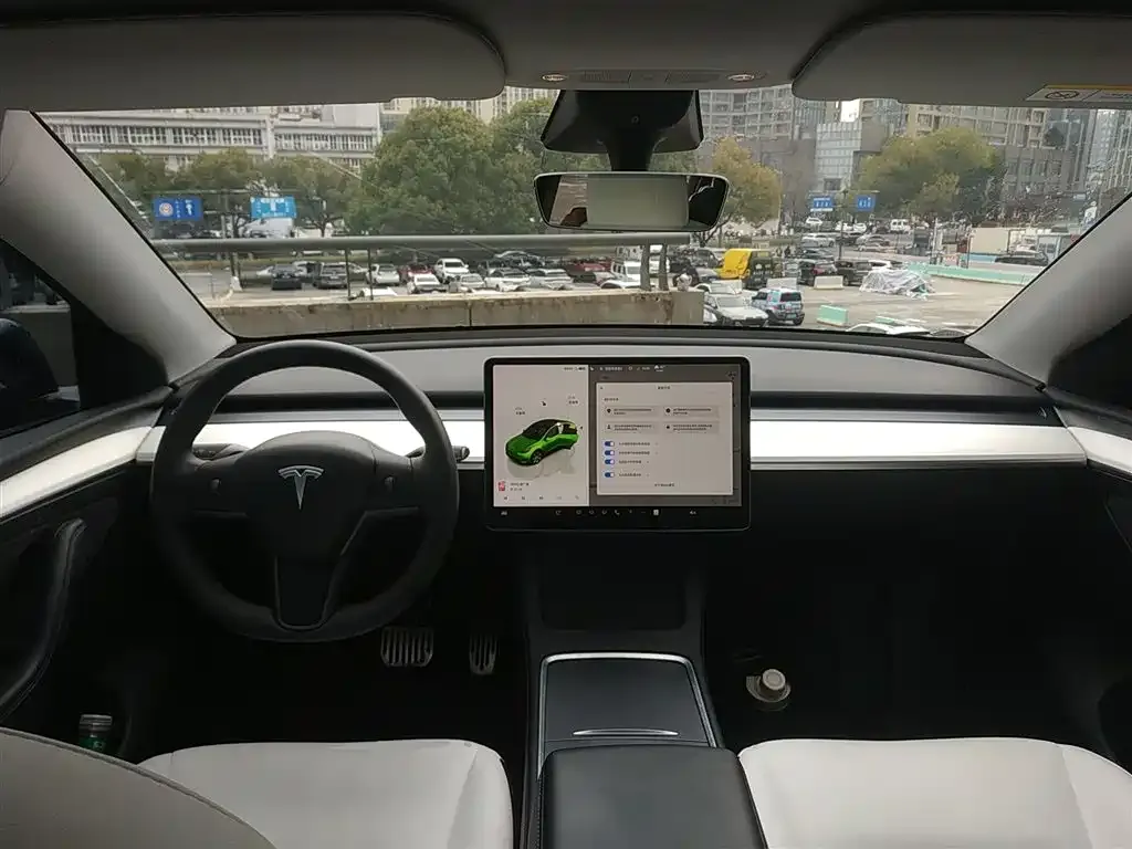 Tesla Model Y — фото 9