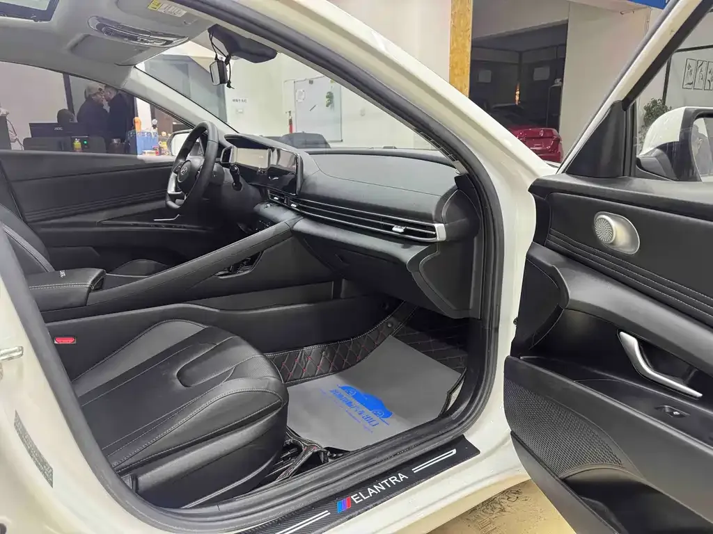 Hyundai Elantra 2022 из CN, фото 2