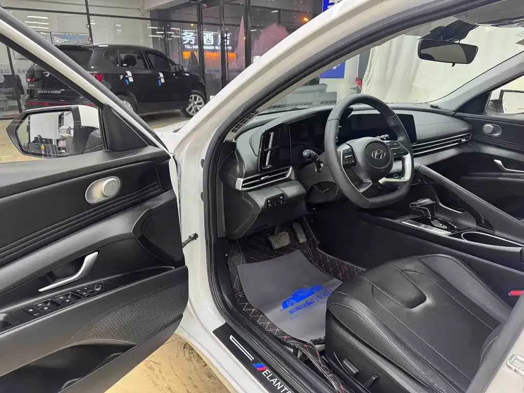 Hyundai Elantra 2022 из CN, фото 4