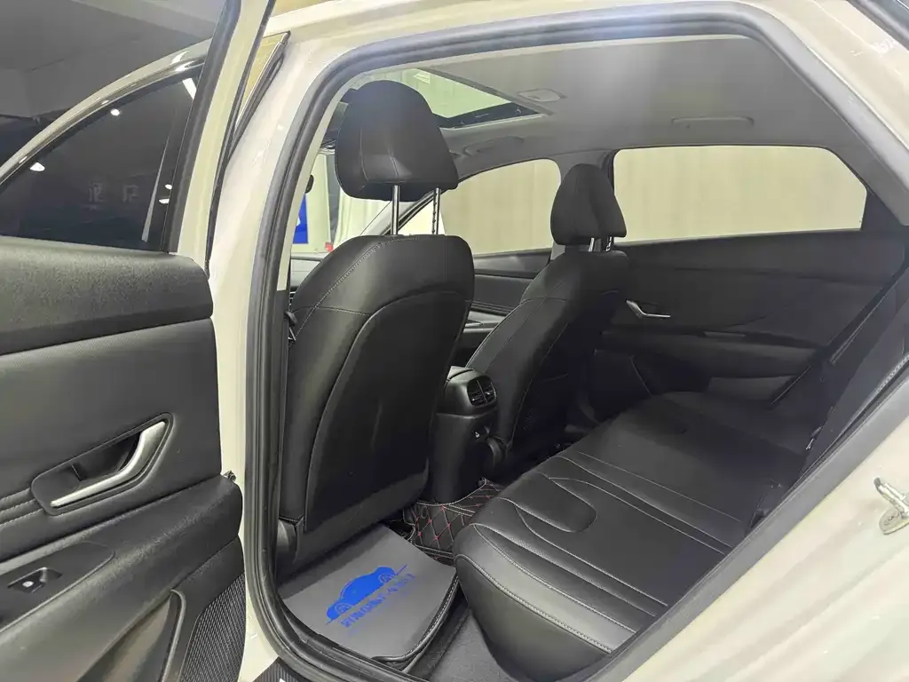 Hyundai Elantra 2022 из CN, фото 6