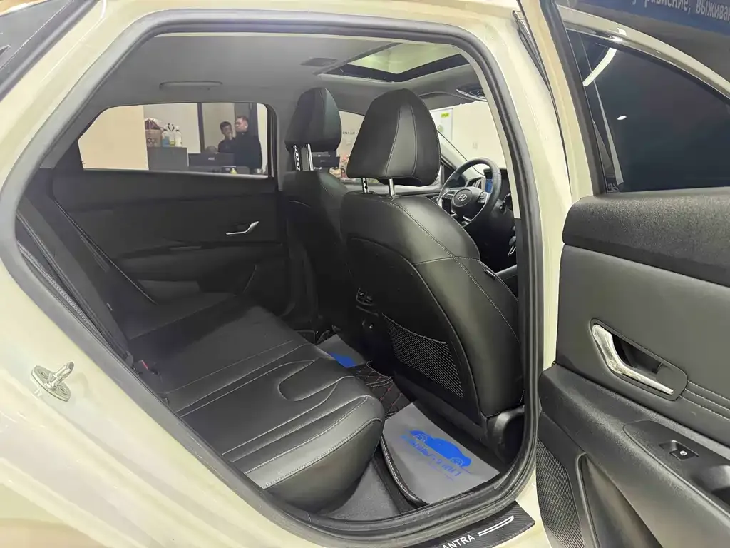 Hyundai Elantra 2022 из CN, фото 5
