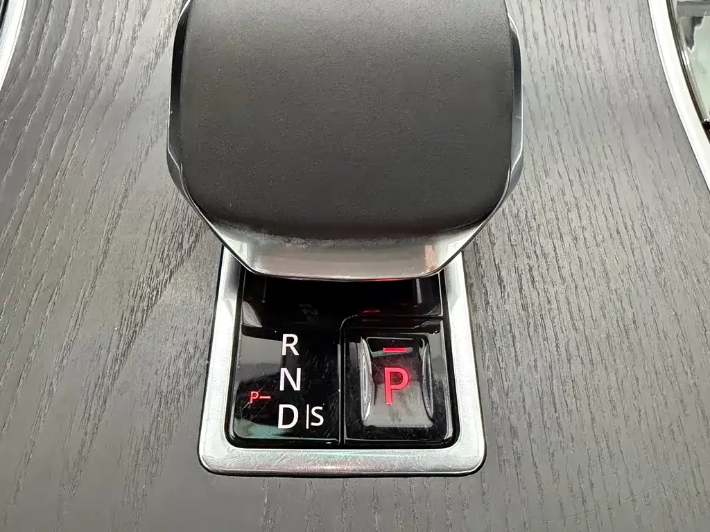 Land Rover Evoque 2024 из CN, фото 9