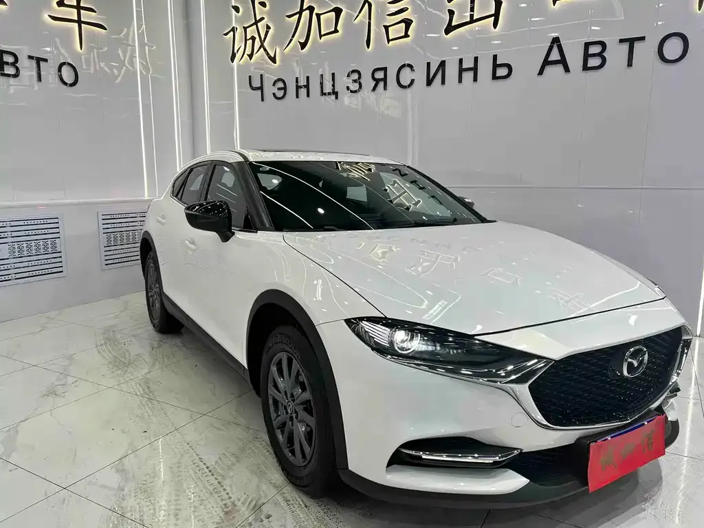 Mazda CX-4 2023 из CN, фото 2