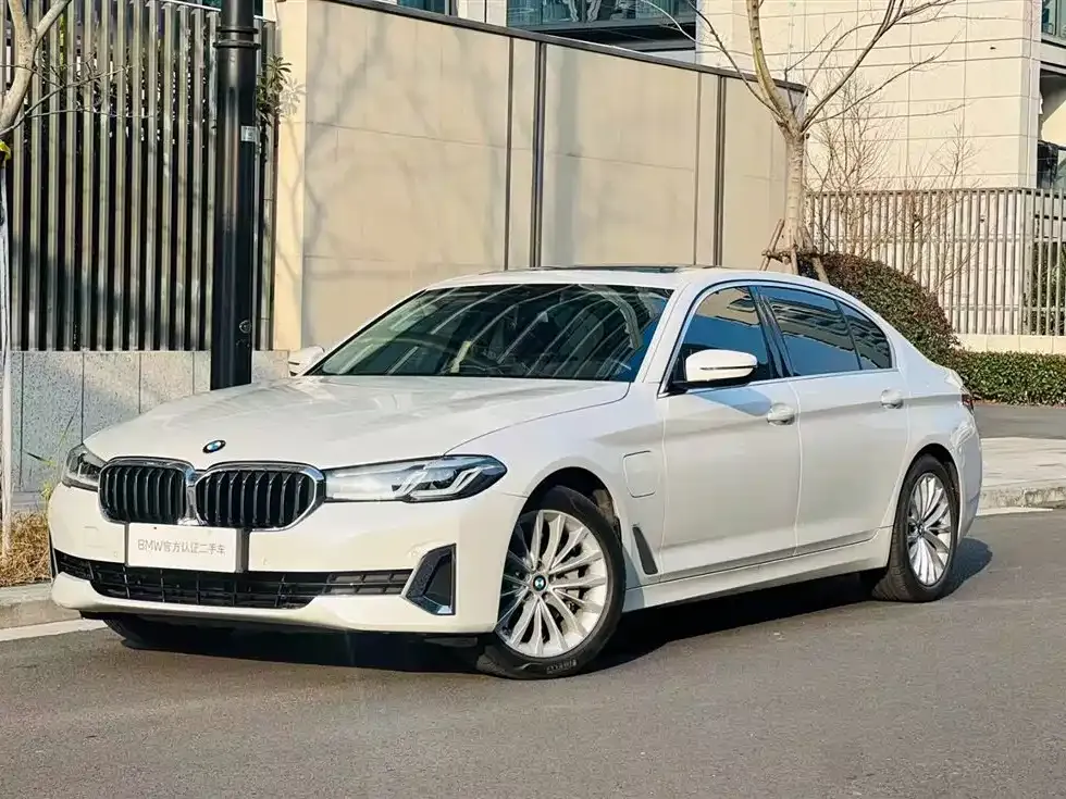 BMW 5 Series New Energy — фото 1
