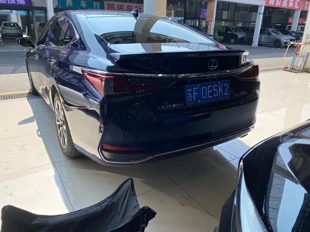 Lexus ES — фото 2