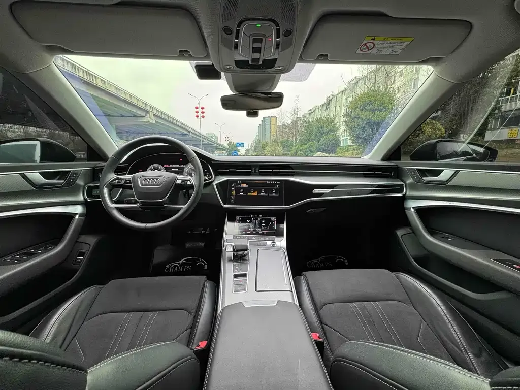 Audi A7L — фото 7