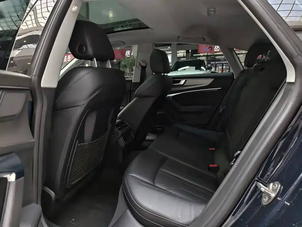 Audi A7 2021 из CN, фото 3