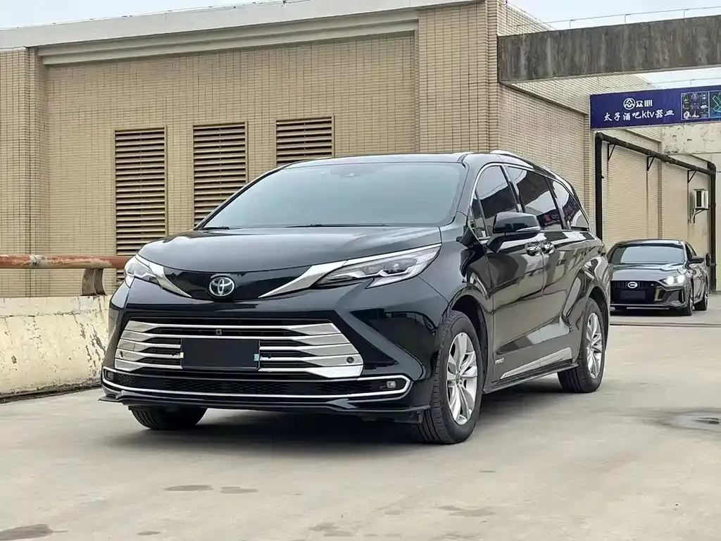 Toyota Sienna 2022 из CN, фото 1