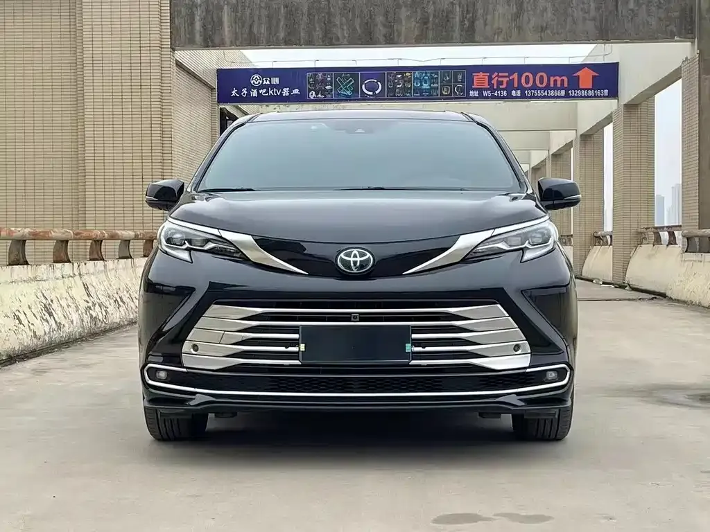 Toyota Sienna 2022 из CN, фото 8